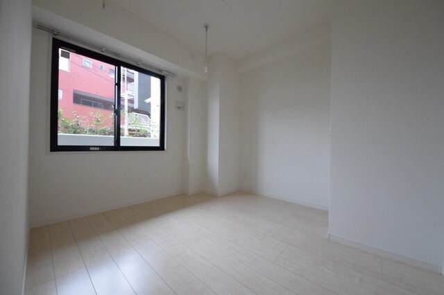 物件内観写真10　(洋室)