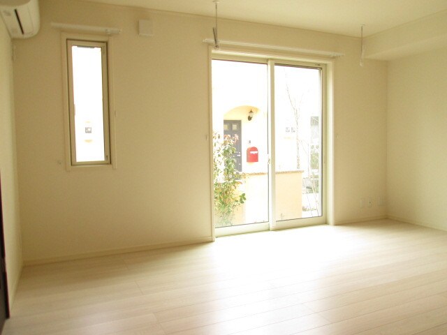 物件内観写真2　(※別部屋参考写真)