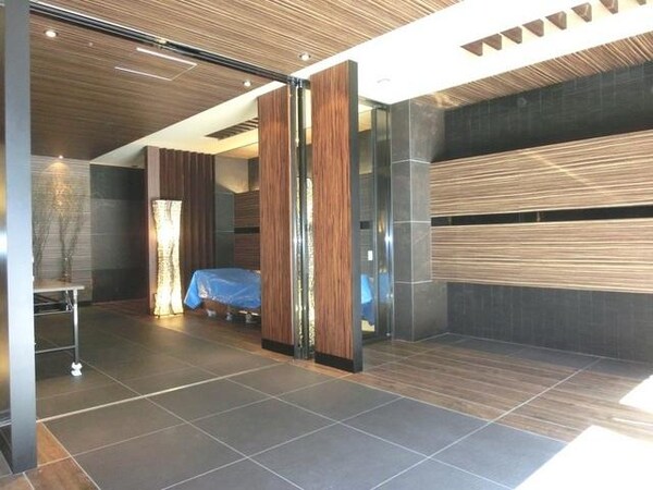 エントランス(★お洒落なエントランススペースです★)