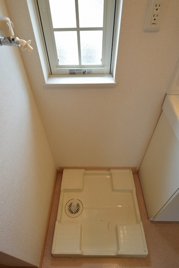 設備(★脱衣場の洗濯機置き場です★)