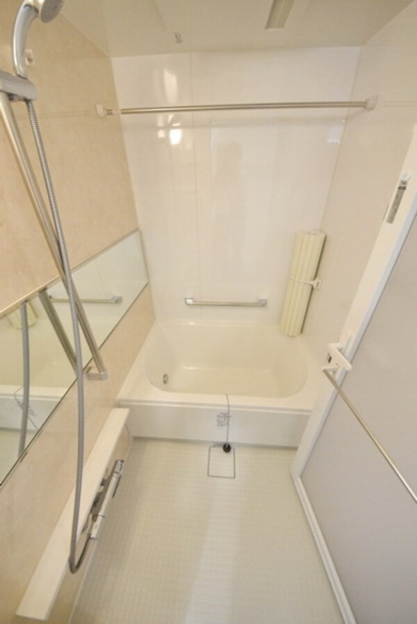 バス／シャワールーム等(★広々としたバスルームです★)