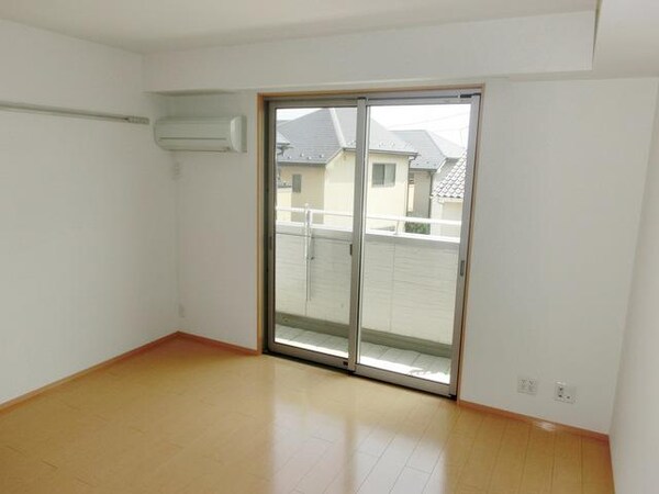 リビング・居室(★開放的な洋室７．４帖です★)