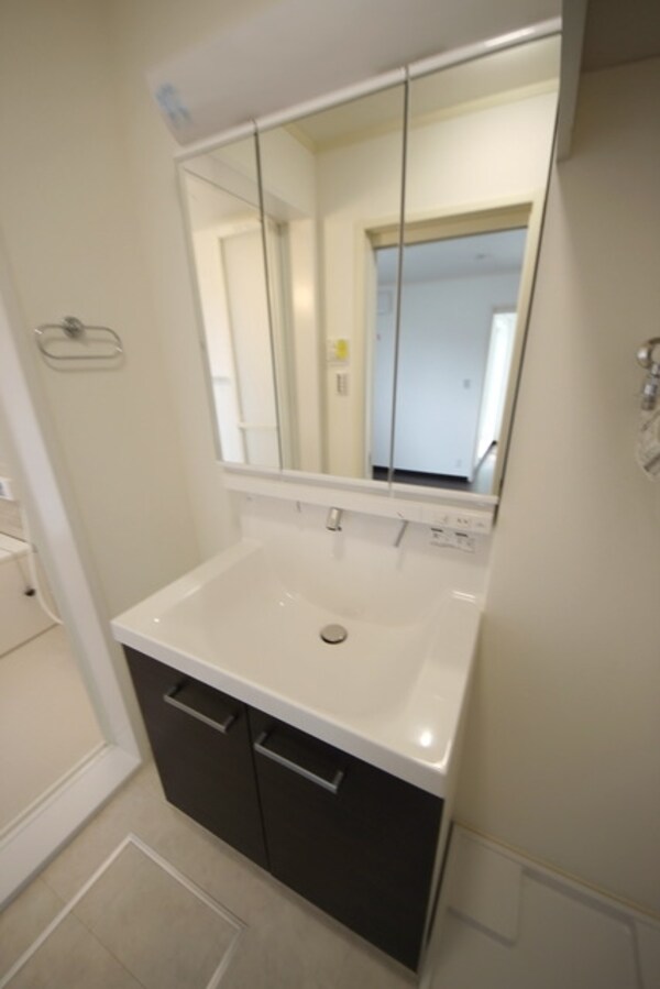 洗面(★三面鏡で広い独立洗面台★)