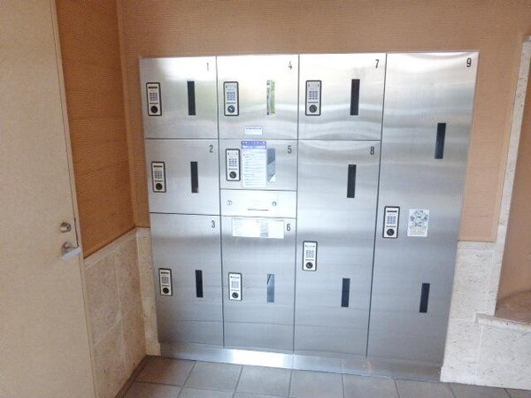 エントランス(★宅配ボックス★)