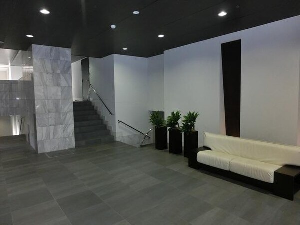 エントランス(☆エレベーター2基設備☆)