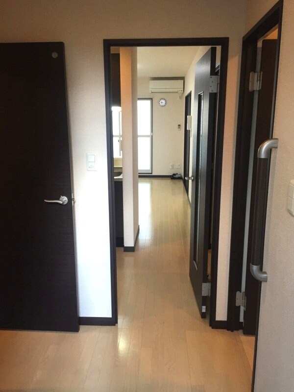 玄関(玄関からリビングにかけてです。)