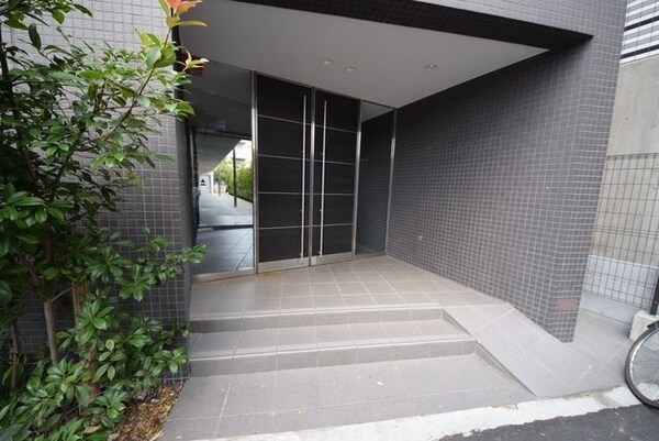 エントランス(★安心のオートロック付のエントランスです★)