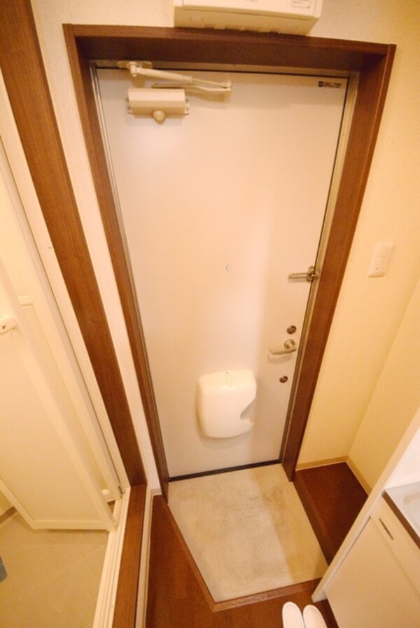 玄関(★下駄箱が大きいので靴が多くても安心です★)