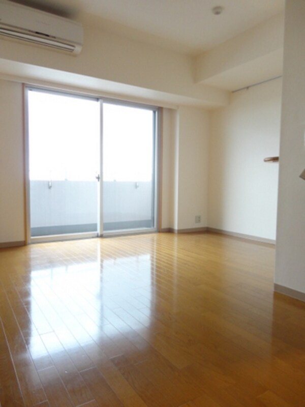 その他室内・内装(★広いリビングに日当良好★)