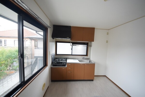 キッチン(★広い窓が特徴的です★)