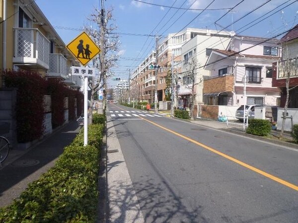 その他(目の前の通り)