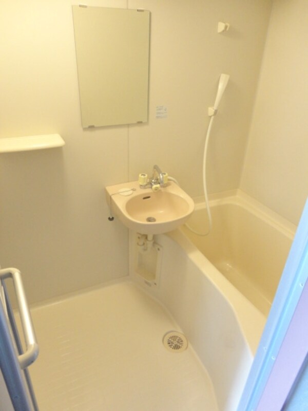 バス／シャワールーム等(★大きなバスルーム★)