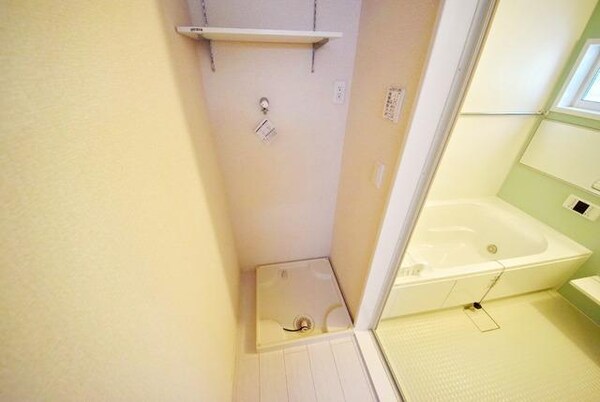 設備(★洗濯機置きの上に棚があるため便利です★)