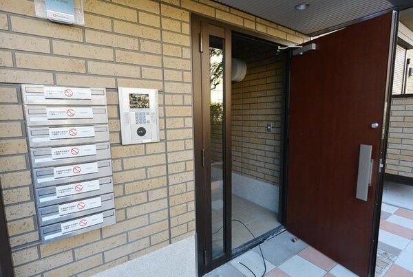 エントランス(★オートロック付きで安心です★)