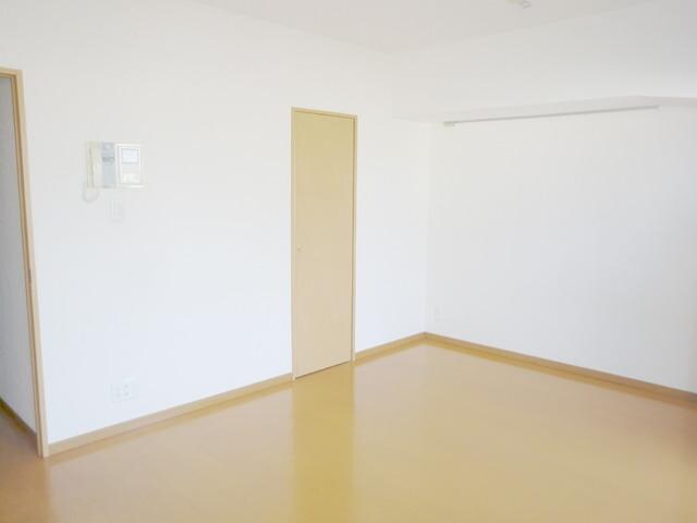 物件内観写真7　(★大変綺麗な室内スペースです★)