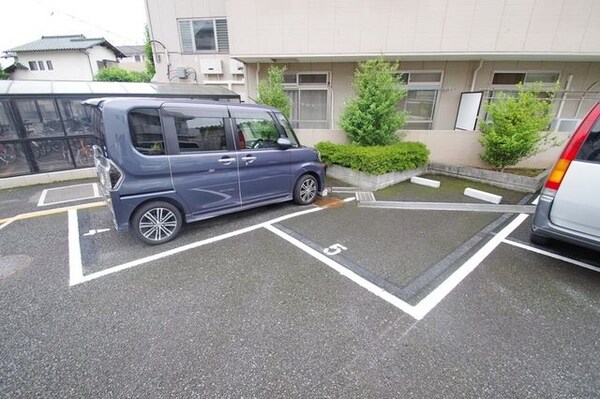 駐車場(★タウンハウジング稲田堤店までお問い合わせください★)