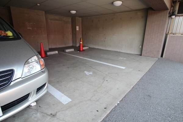 駐車場(★敷地内駐車場もありますよ★)