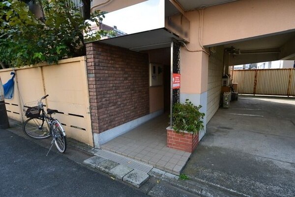 エントランス(外観・共用部分)