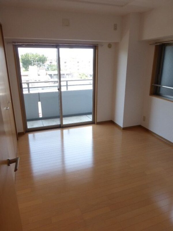 その他室内・内装(★6帖の洋室・角部屋二面採光・きれいなフローリングのお部屋…)