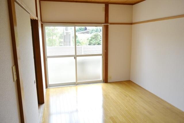 物件内観写真2　(★６帖の洋室です★)