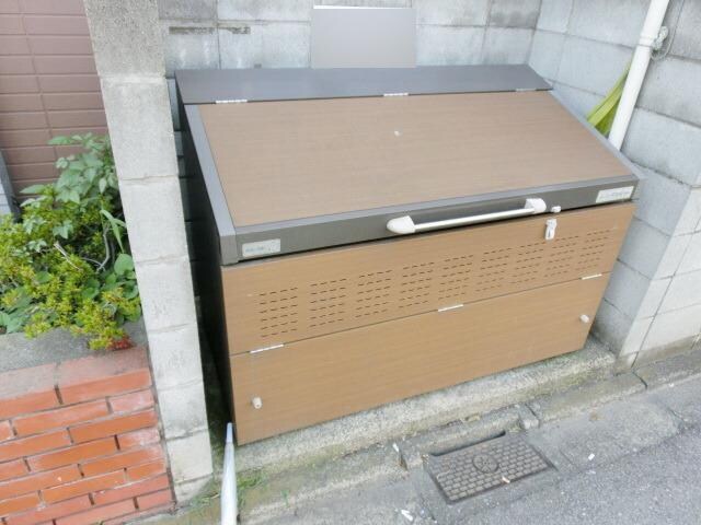 物件内観写真5　(★ゴミ置場です★)