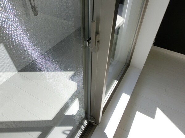 設備(★窓には３箇所にロックがあります★)