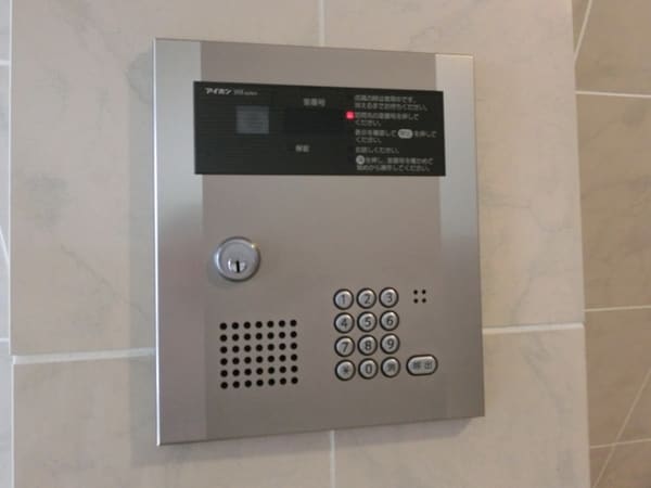 共有部分(★モニター付きオートロックシステムです★)