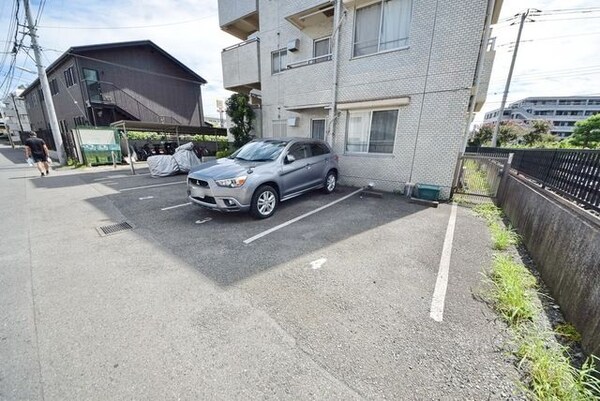 駐車場(★空き状況はお問合せ下さい★)