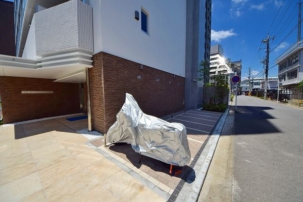 駐車場(★敷地内バイク置場です★)