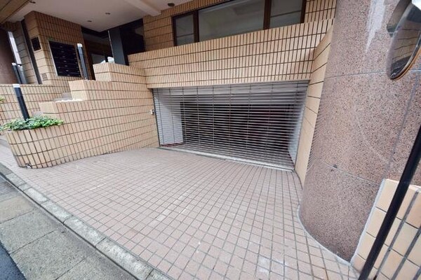 駐車場(★駐車場の入口です★)