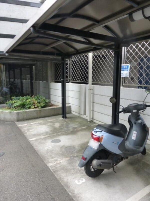 共有部分(★敷地内バイク置き場です★)