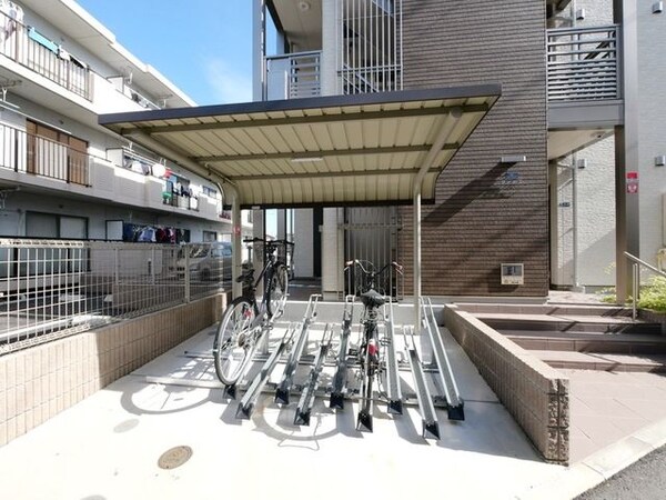駐車場(★駐輪場の様子★)