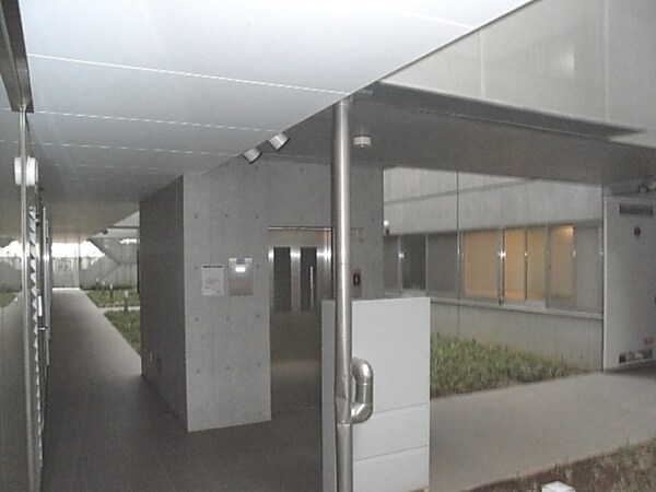 エントランス(★建物内もお洒落です★)