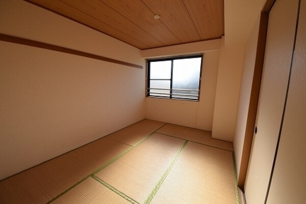 子供部屋(★6帖の和室・明るいお部屋です★)