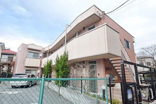 外観(★閑静な住宅街のマンション・2007年完成の築浅です★)