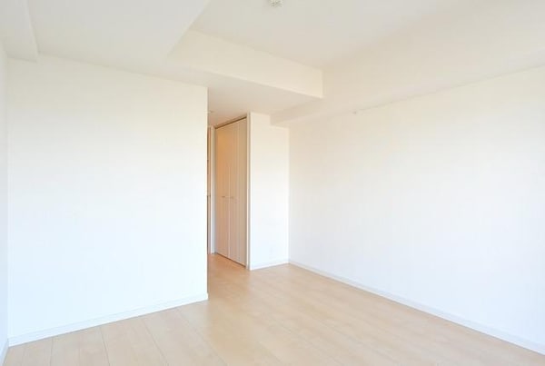 その他室内・内装(★日当たりのよい洋室8.2帖です★)