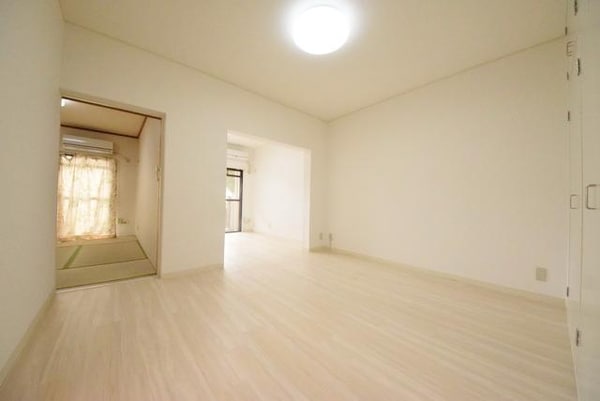 リビング・居室(★内装リフォーム済みの綺麗なお部屋です★)