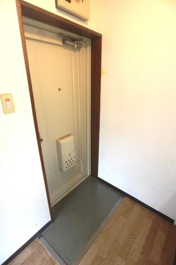 玄関(※別号室参考写真です※)