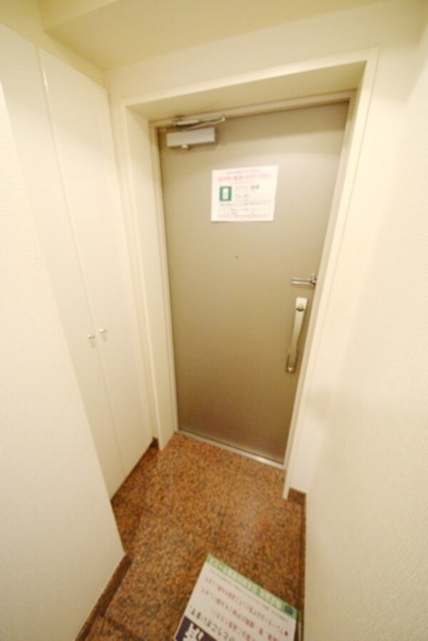 玄関(★収納豊富な玄関★)