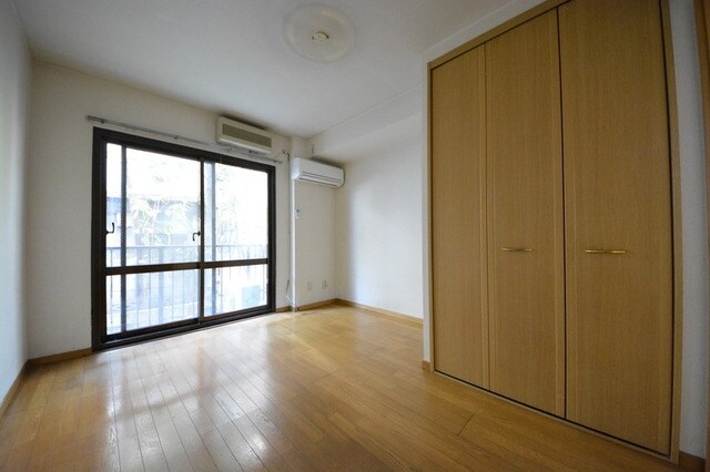 物件内観写真2　(★居室★)