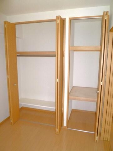 物件内観写真8　(★大きな収納★)