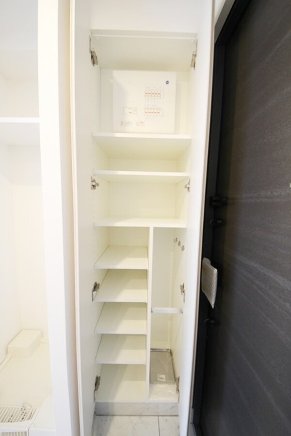 玄関(★収納スペース★)