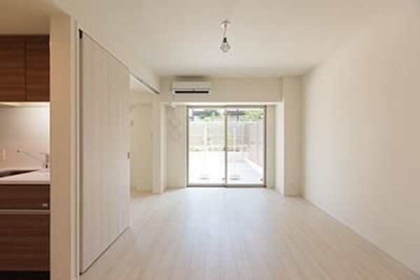 リビング・居室(タウンハウジング調布店まで♪)