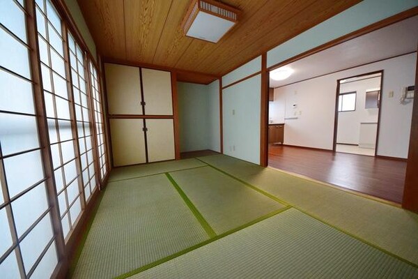 寝室(★綺麗な畳の和室です★)