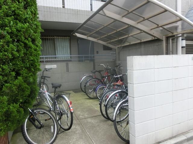 物件内観写真5　(★駐輪場スペースです★)