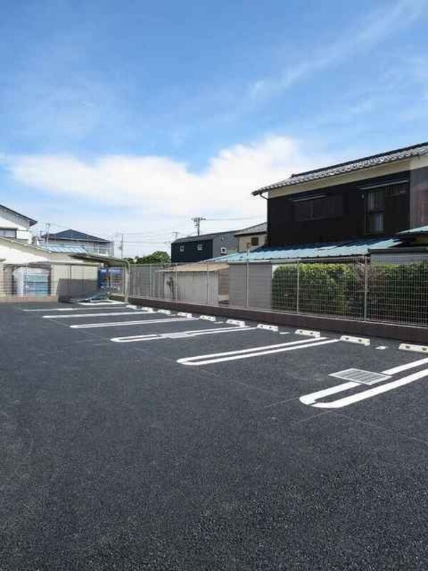 駐車場(タウンハウジング府中店まで)