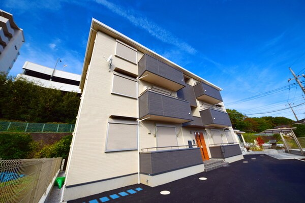 外観(★南東向きで陽当り良好です★)