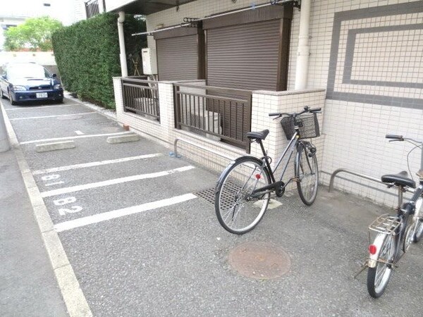 駐車場(自転車置き場です☆)