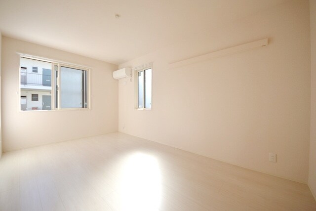 物件内観写真3　(★広いお部屋でゆったり過ごせます★)