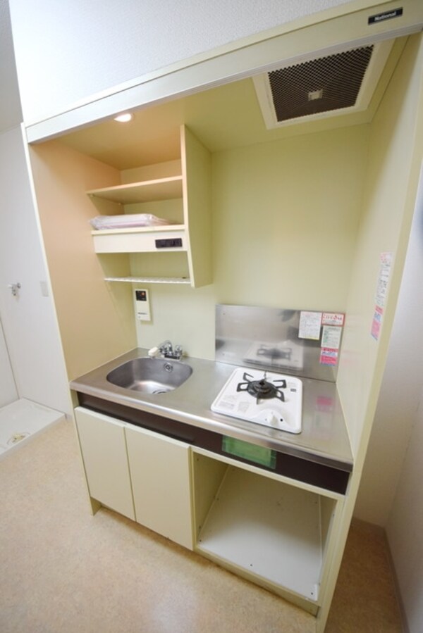 キッチン(※別号室の参考写真となります。)